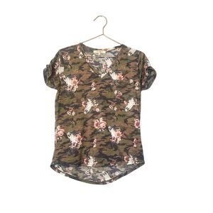 Wishful park floral skull Camo cowgirl v neck tee with pocket size medium